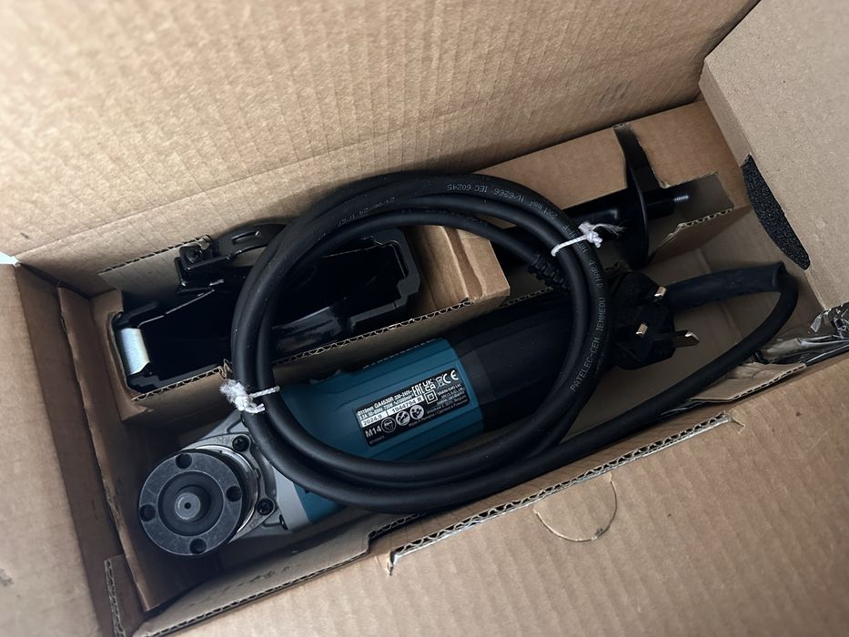 Flex Makita Nou in cutie cu priza de anglia