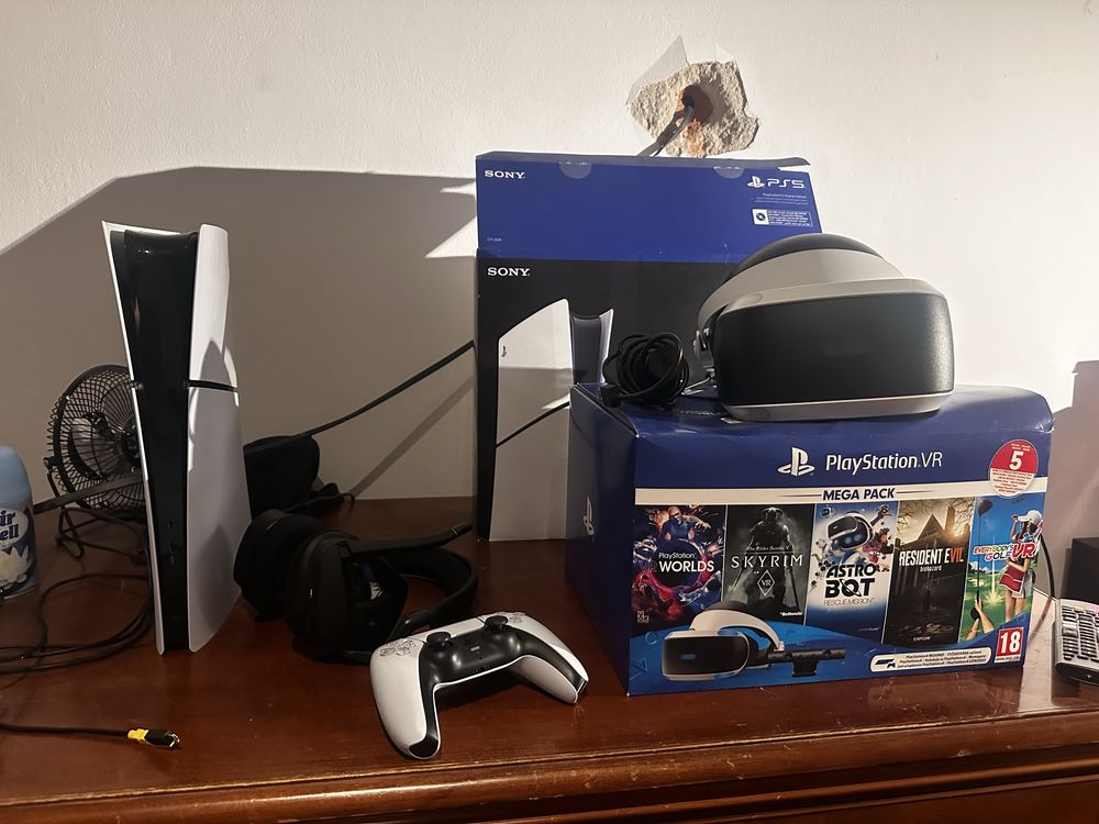 PlayStation 5 (в гаранция) + PlayStation VR Mega Pack