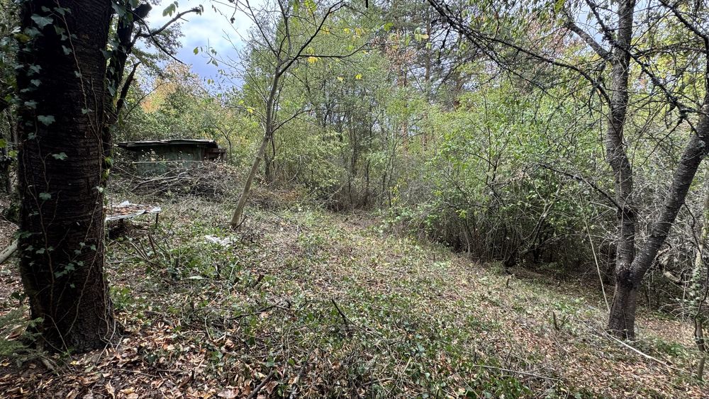 ПАРЦЕЛ - 915 кв.м. Вилна зона Долно Камарци