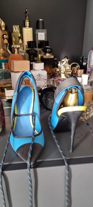 Pantofi stiletto cu sireturi pe picior Aldo