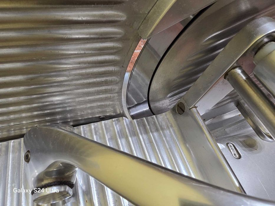 Машина за рязане .работи перфектно