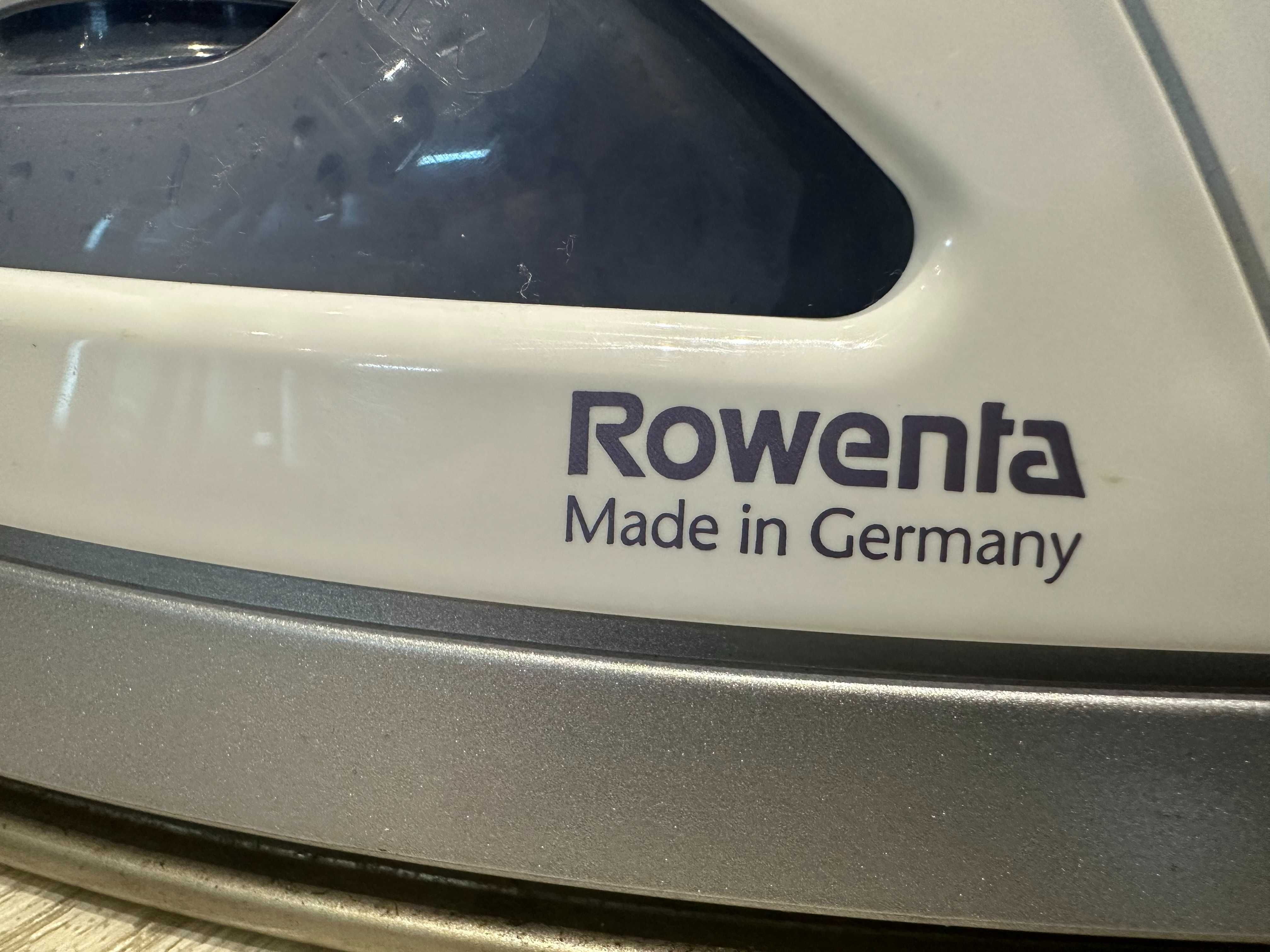 Парна ютия Rowenta DM520