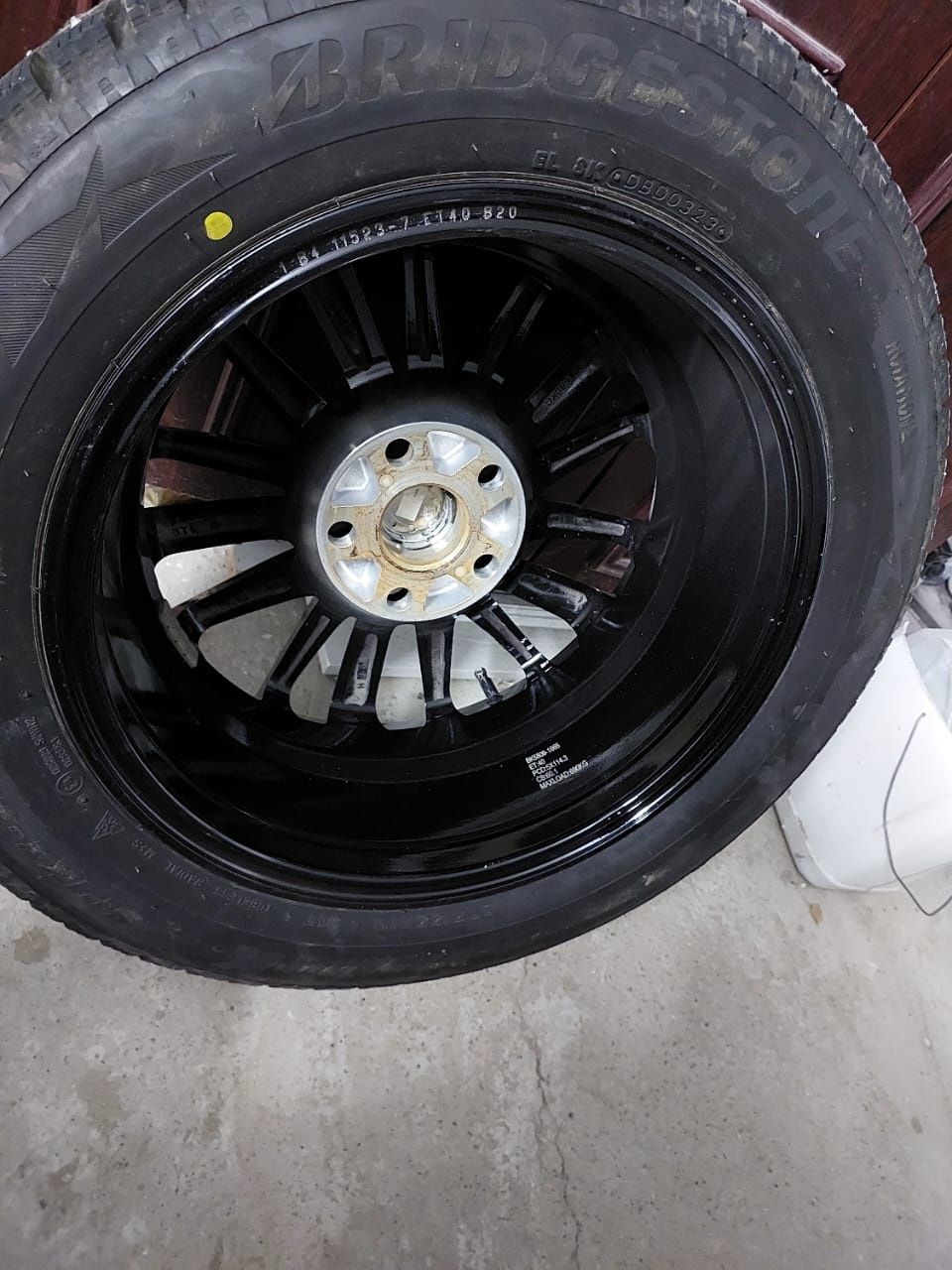 Новые зимние шины с дисками Bridgestone