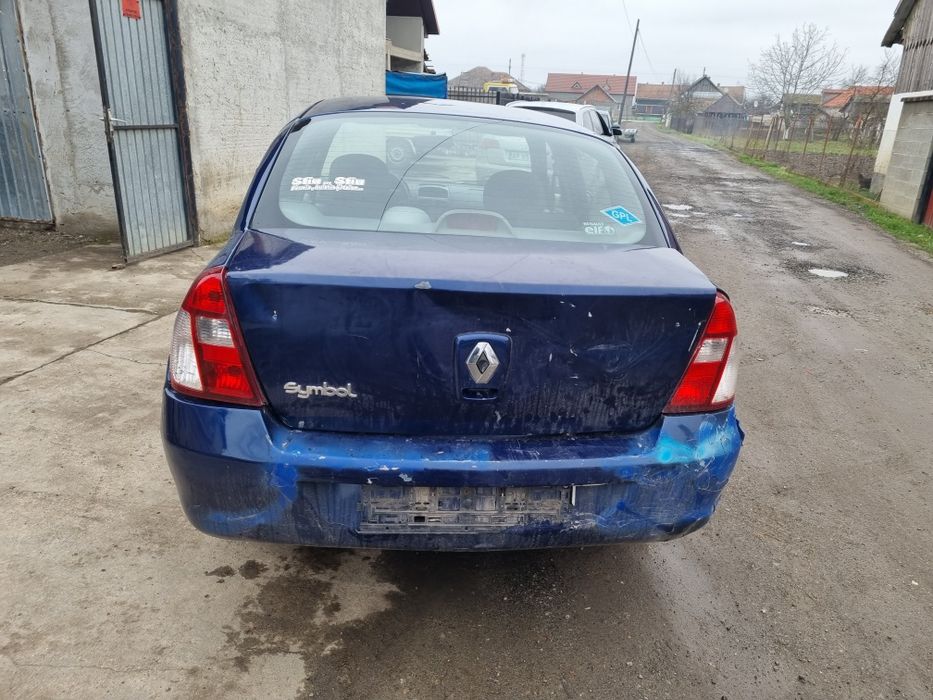 Dezmembrez renault symbol  1.4 benzina