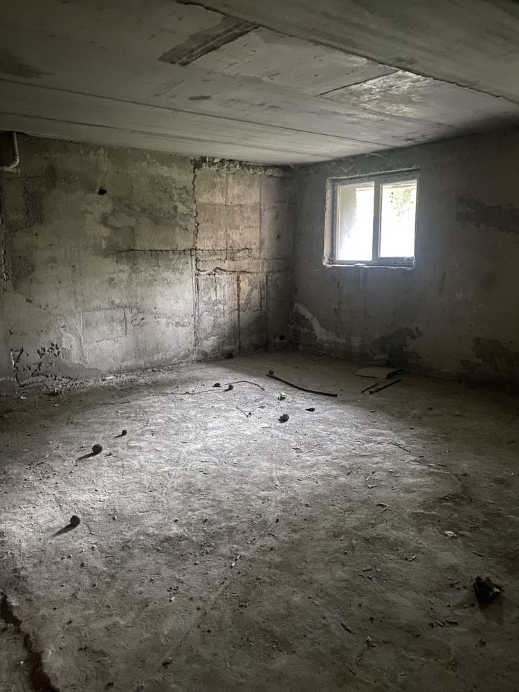 Продается цокольный этаж в 7 этажнем Доме
