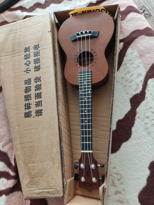 Продам Укулеле новая