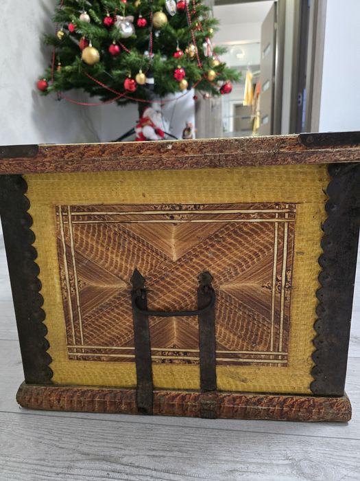 Lada de zestre pictata - zona Munteniei (jud. Prahova)