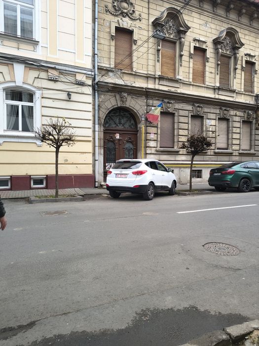 Ofer spre închiriere garaj și parcare auto