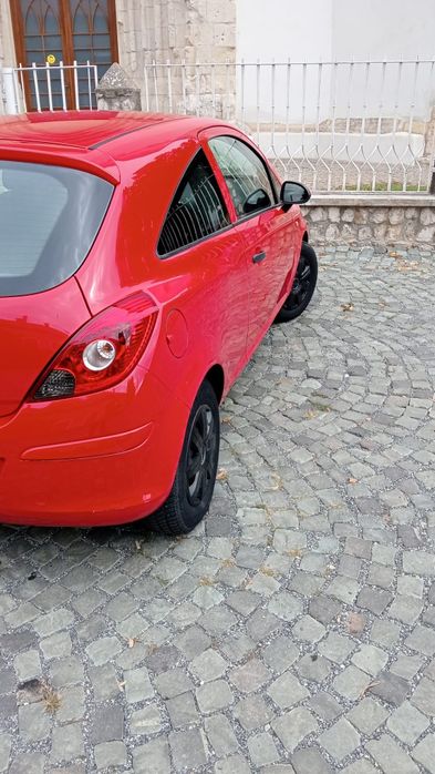 Vând Opel CORSA an ,2008