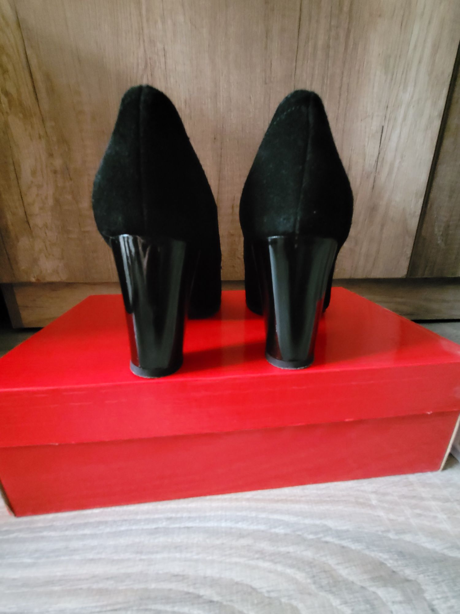 Pantofi piele intoarsa, marime 35, interior 22,5cm