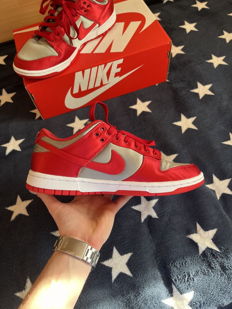 Nike dunk low Satin UNLV University red