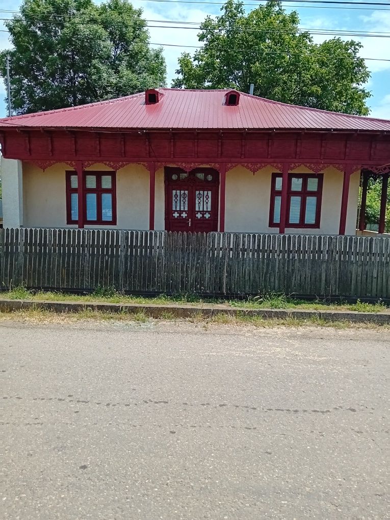 Casă + grădină 1068 mp.Amaru jud.Buzau.