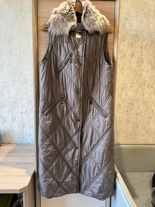 Безрукавка длинная