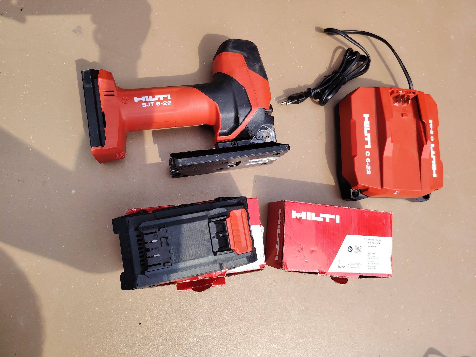 Fierastrau pendular HILTI SJT 6-22 incarcator + acumulatori