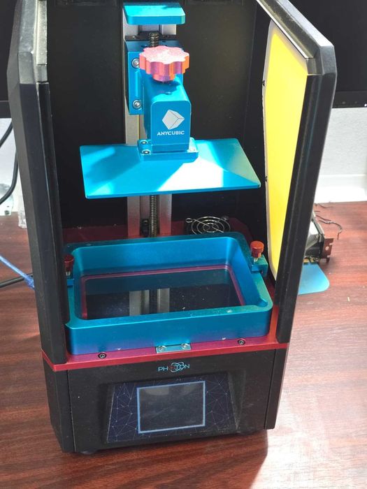 Imprimanta 3D Anycubic Photon cu rasina