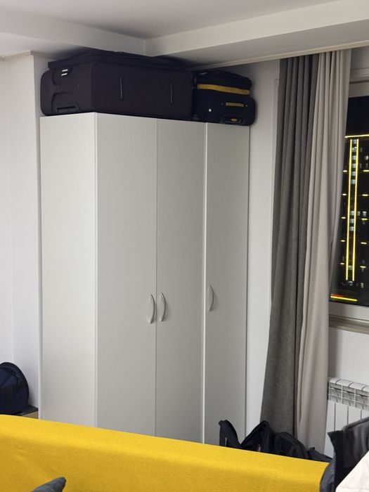 Шкаф 3-х дверный, комод и 2 тумбы