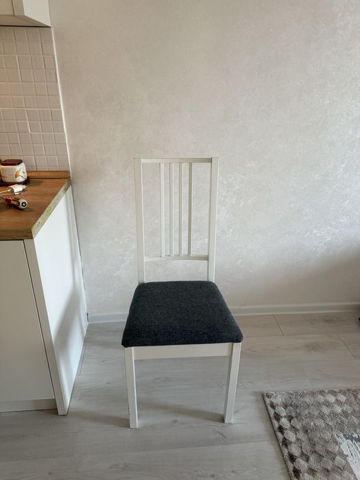 Стулья деревянные белые