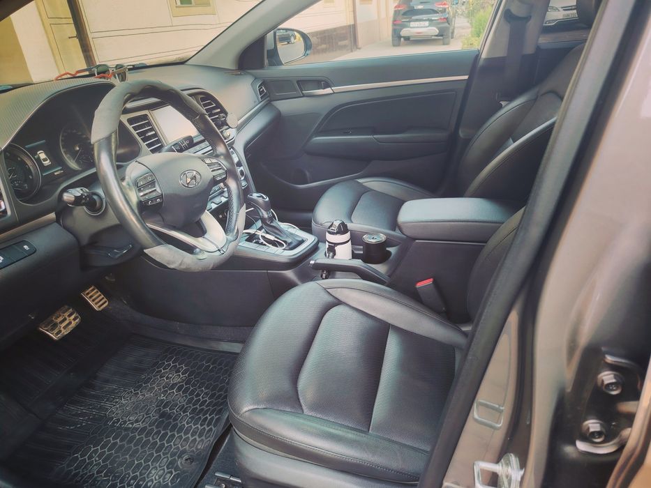 Hyundai elantra 2020