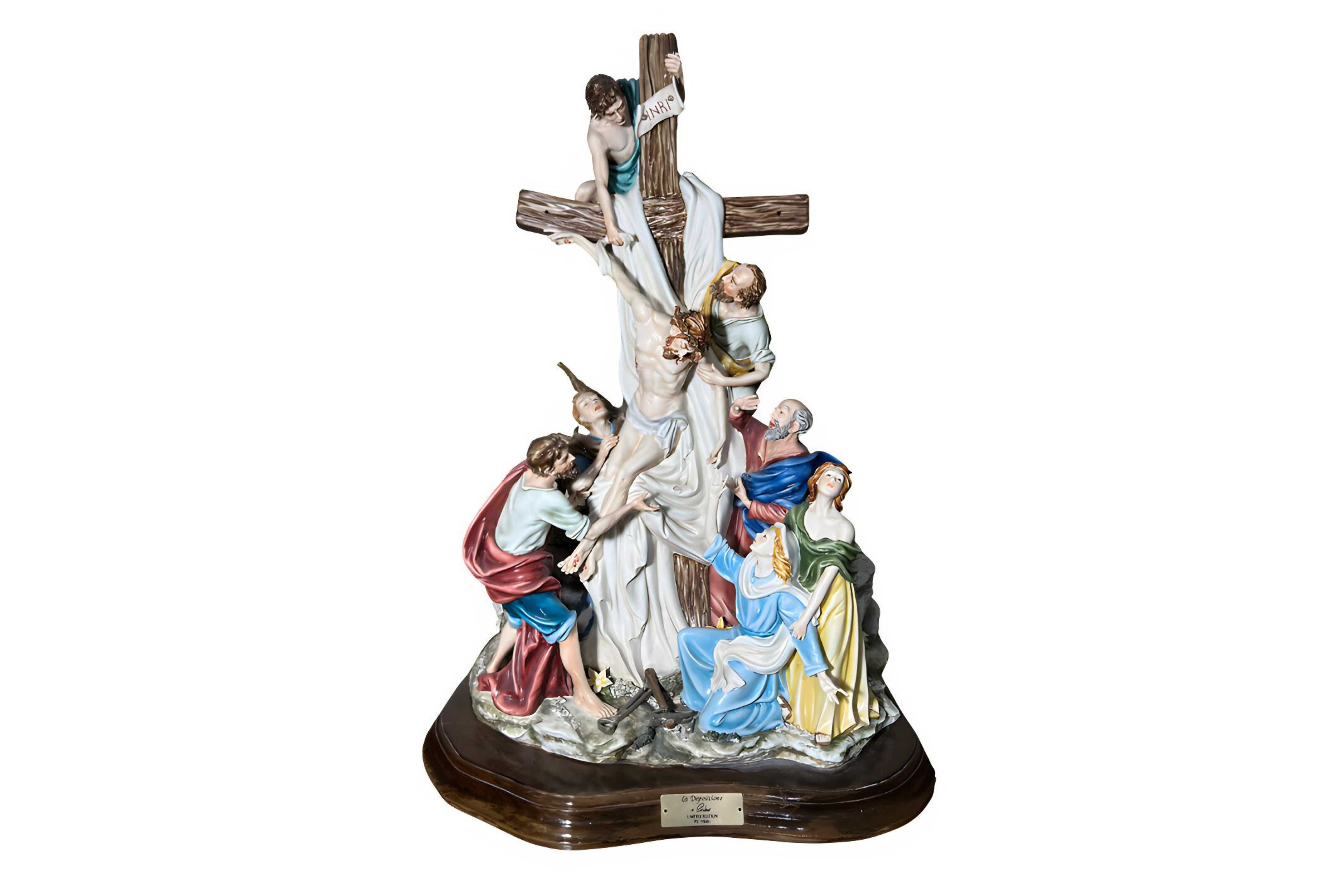 Статуэтка из фарфора Снятие с Креста Иисуса Христа Capodimonte Италия
