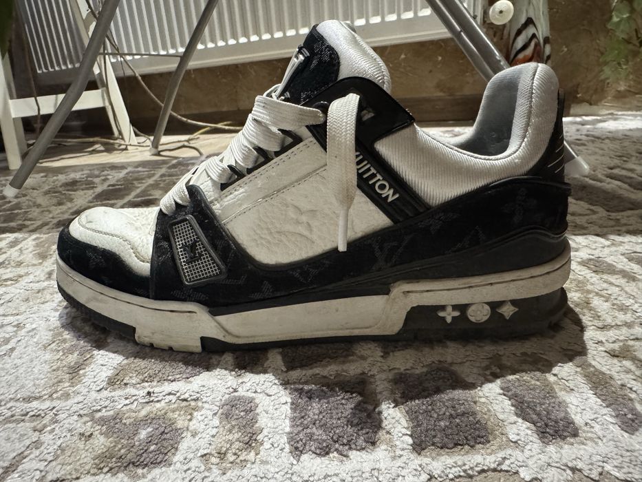 Продавам!Louis Vuitton sneakers