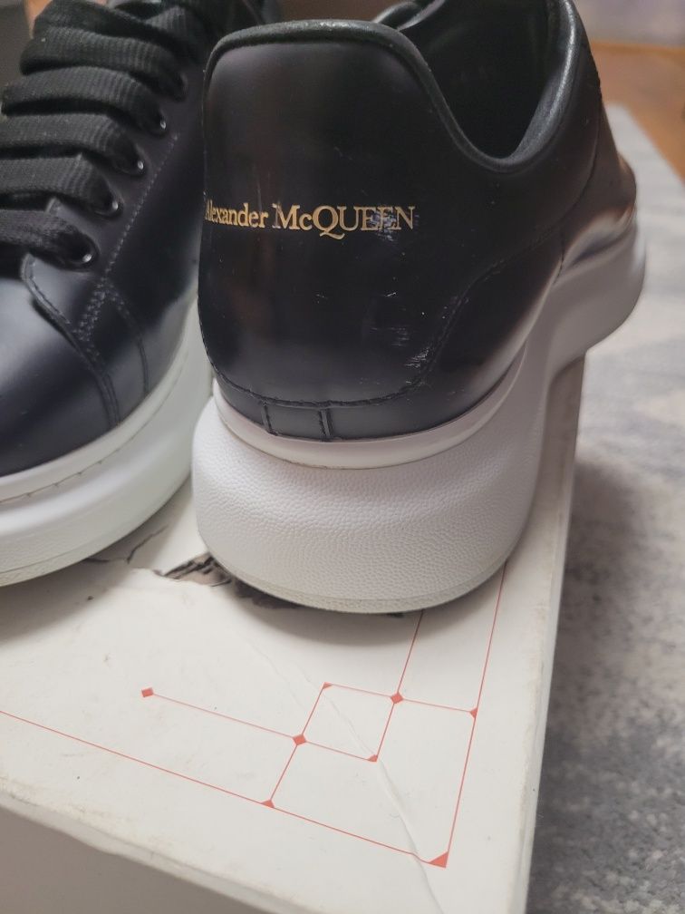 Alexander Mcqueen