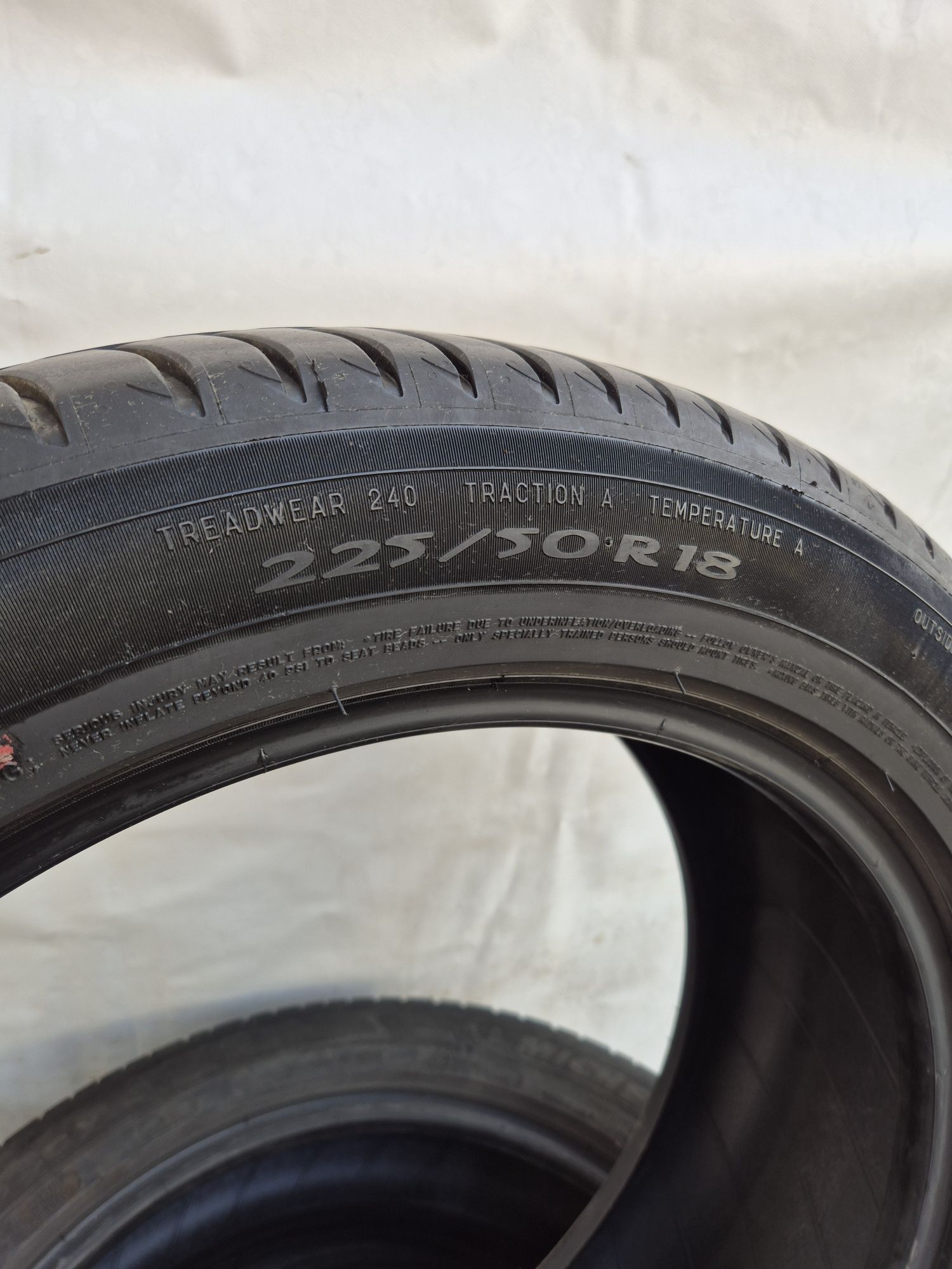 2бр 225 50 18 Michelin летни - 23г