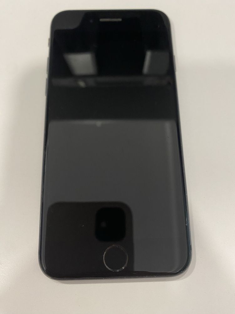 iPhone 8 64GB ID-bzx711