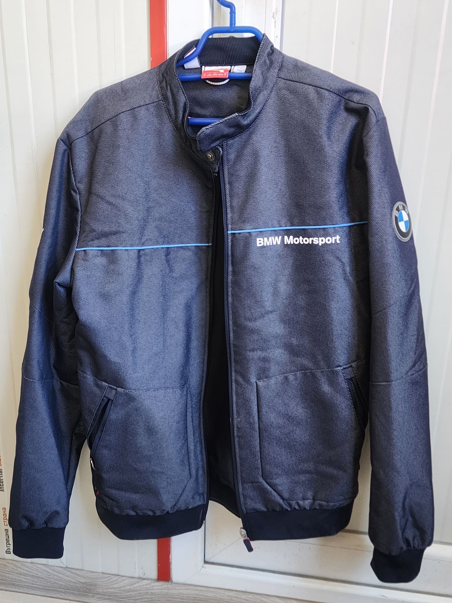 Яке Puma BMW Motorsport