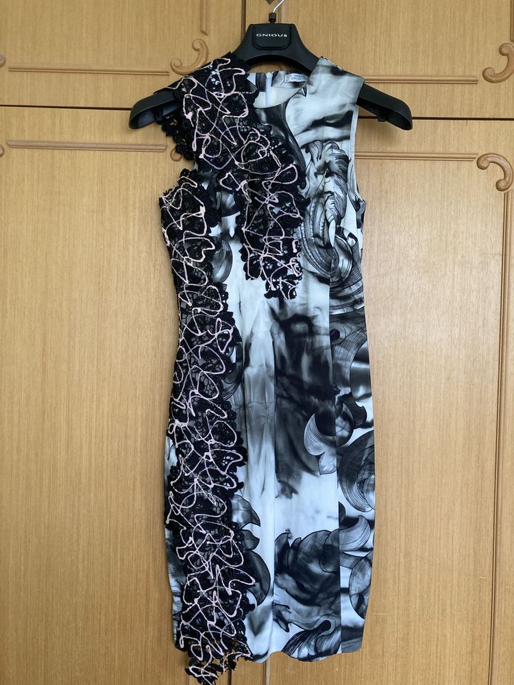 Рокля по модел  Versace