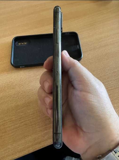 Продавам IPhone XS 256GB