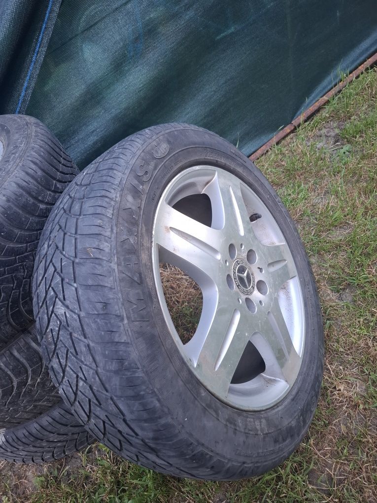 Vand jante mercedes r17 complet cu cauciucuri