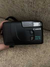Vintage камера с лента Canon