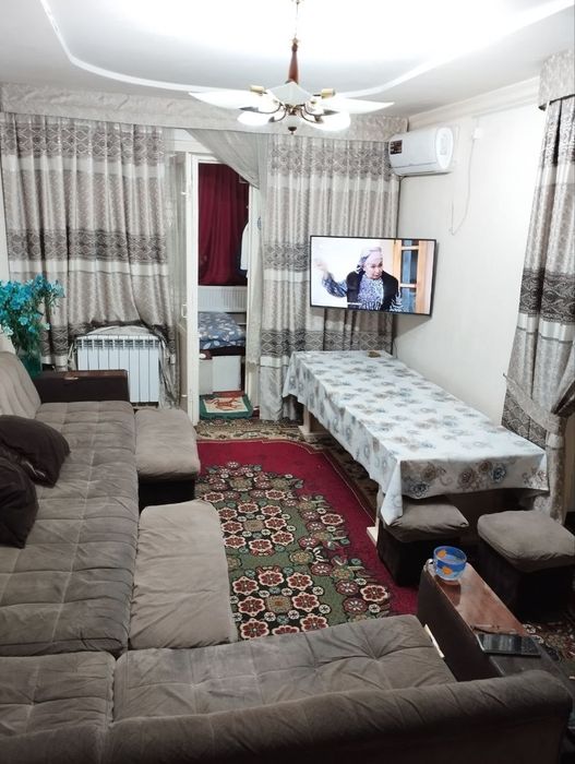 Уй сотилади 2 хона 3 хона килинган ойнаклар Акфа отопление бор