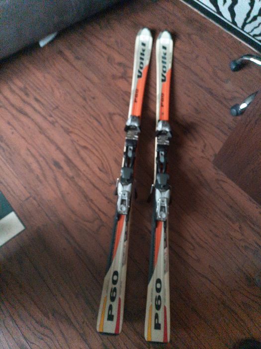 Skiuri Blizzard, aduse din Elvetia