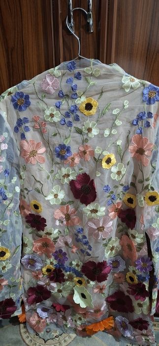 Платье с цветочным принтом на подкладке