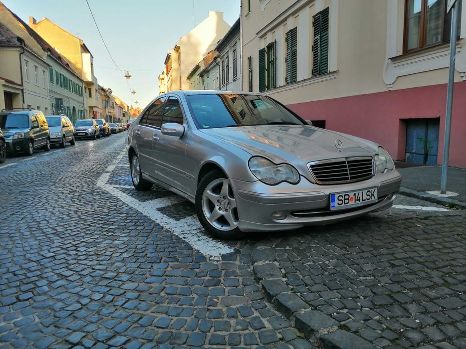 Mercedes Benz C220 CDI AVANGARDE. Mașina merită văzută!