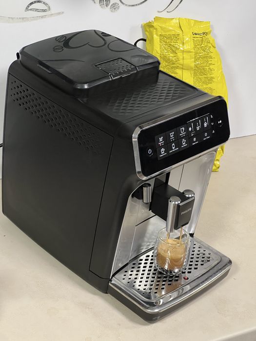 Кафемашина кафе автомат Philips EP3246 с гаранция