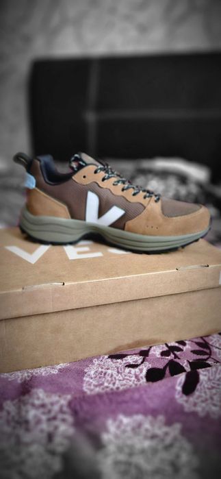 Оригинални Маратонки