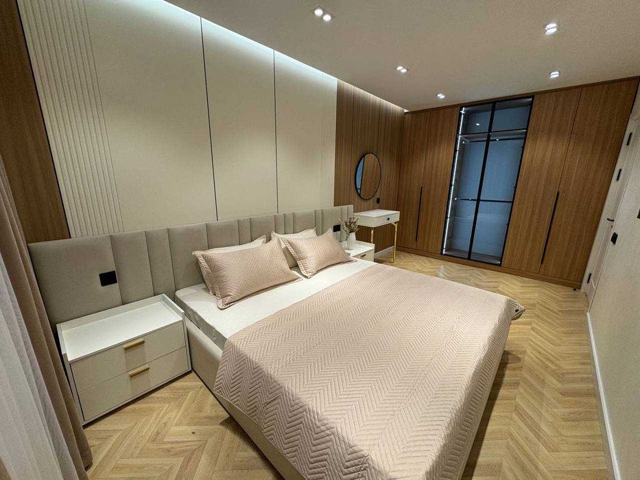 ул. Садык Азимова
Ориентир: ГУВД

4/2/4
Площадь: 80 м²