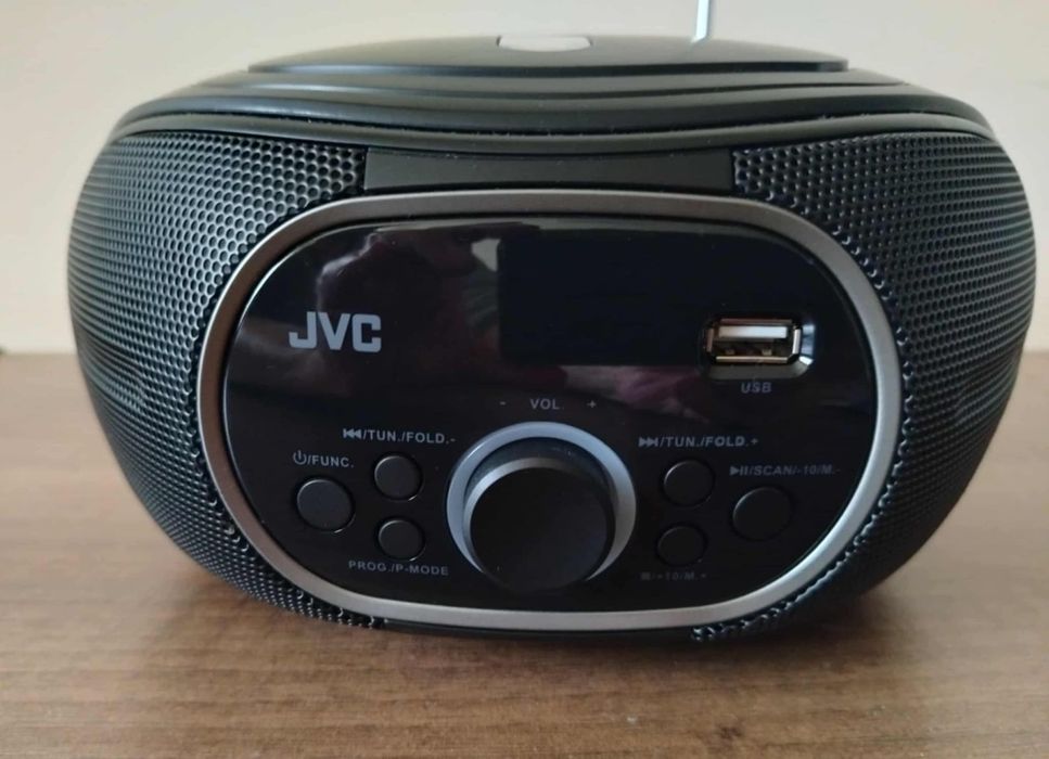 Vând Radio CD JVC