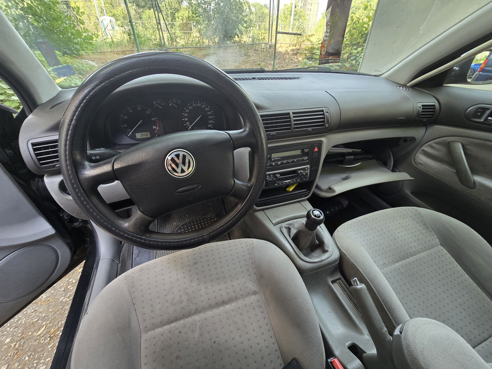 Продавам Volkswagen Passat B5
