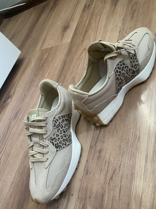 Чисто нови New Balance 327