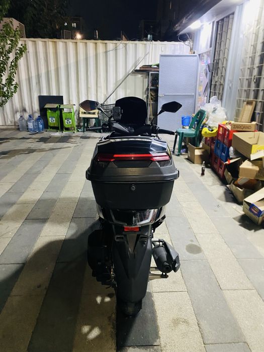 Skuter M_Max yengi