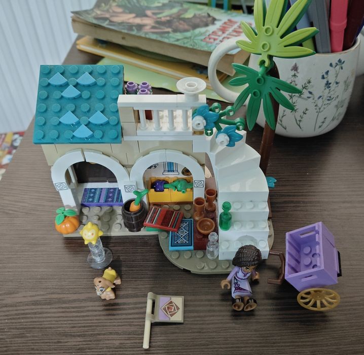 Set Lego Disney Asha în Orașul Rozelor