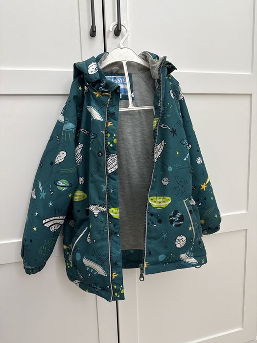 Продам осенную детскую куртку фирмы “Лесси”