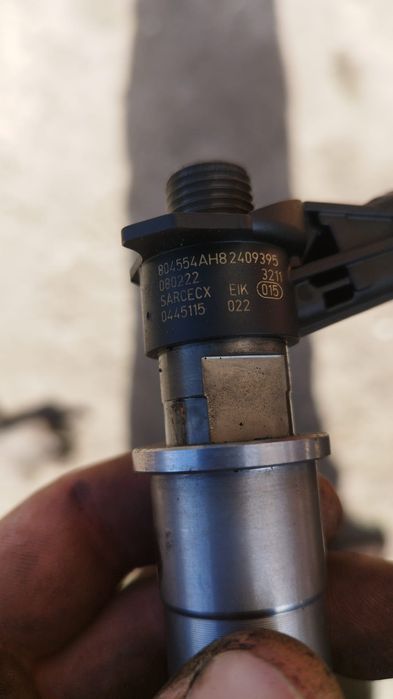 Injectoare  2.0 dci m9r