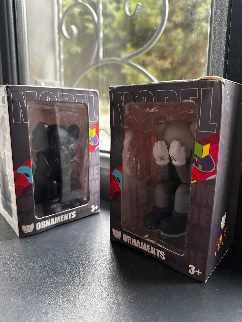 Вналичии KAWS Фигурки