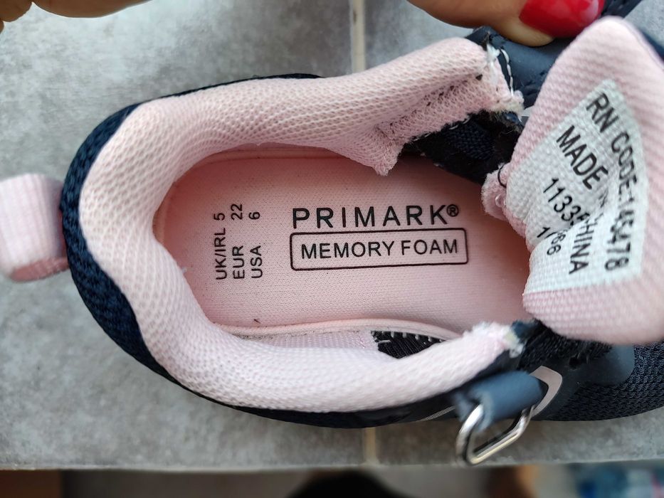 22 ном Примарк маратонки, обувки и Сандали тип джапанки