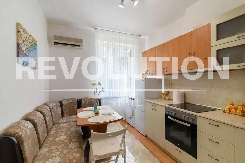 Двустаен апартамент в района на Гръцка махала!