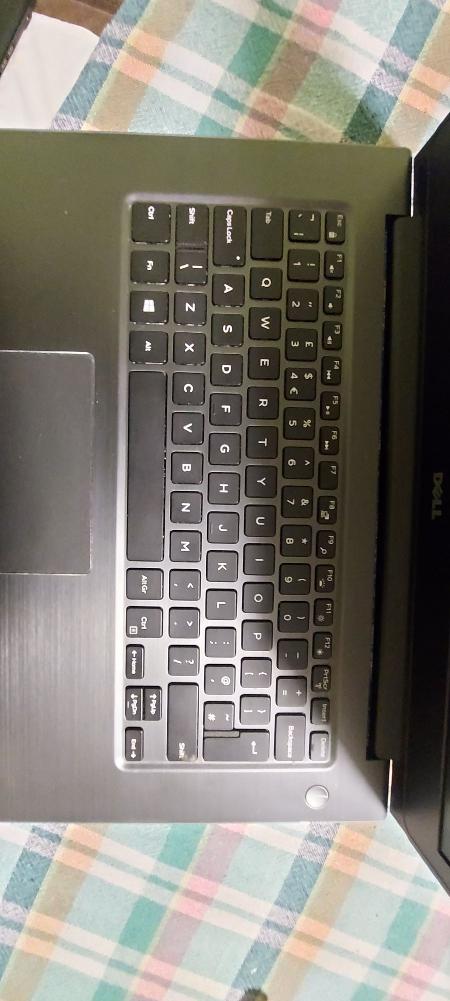 Laptop  DEEL  vostro...